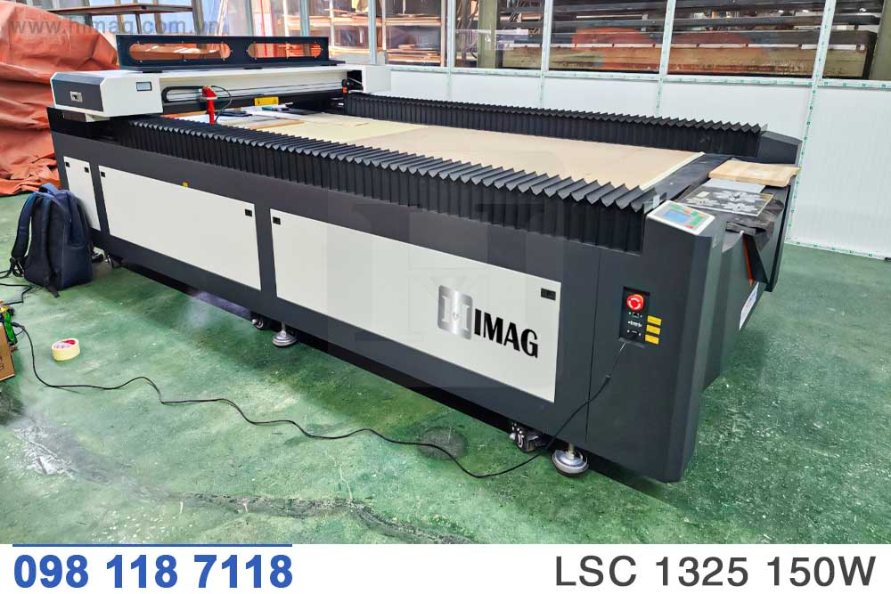 Bàn giao máy cắt khắc laser co2 150W | Himag